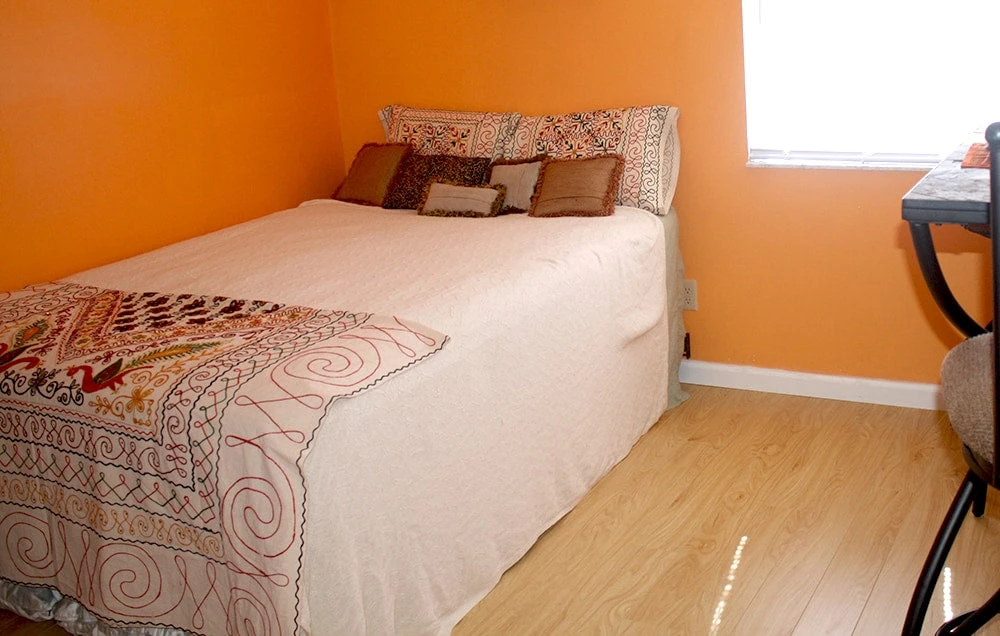 BuildDirect Batavia Hickory 12mm 48" X 5" Laminate Flooring (16.6sq. Ft. Per Box) 11 BuildDirect Batavia Hickory 12mm 48" X 5" Laminate Flooring (16.6sq. Ft. Per Box) - Image 9